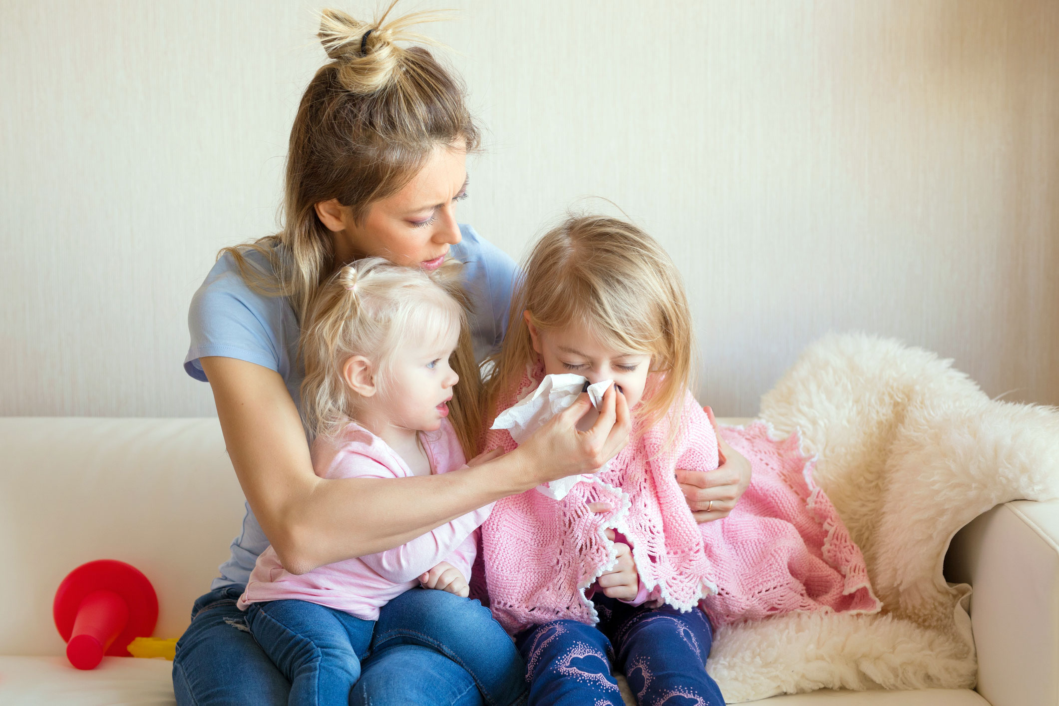 allcon-ratgeber-hausstauballergie-symptome-bei-kindern-erkennen